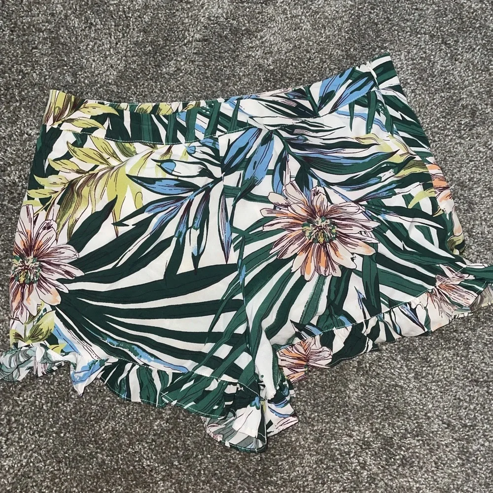 Design Lab Printed Ruffled shorts - Picture 2 of 4